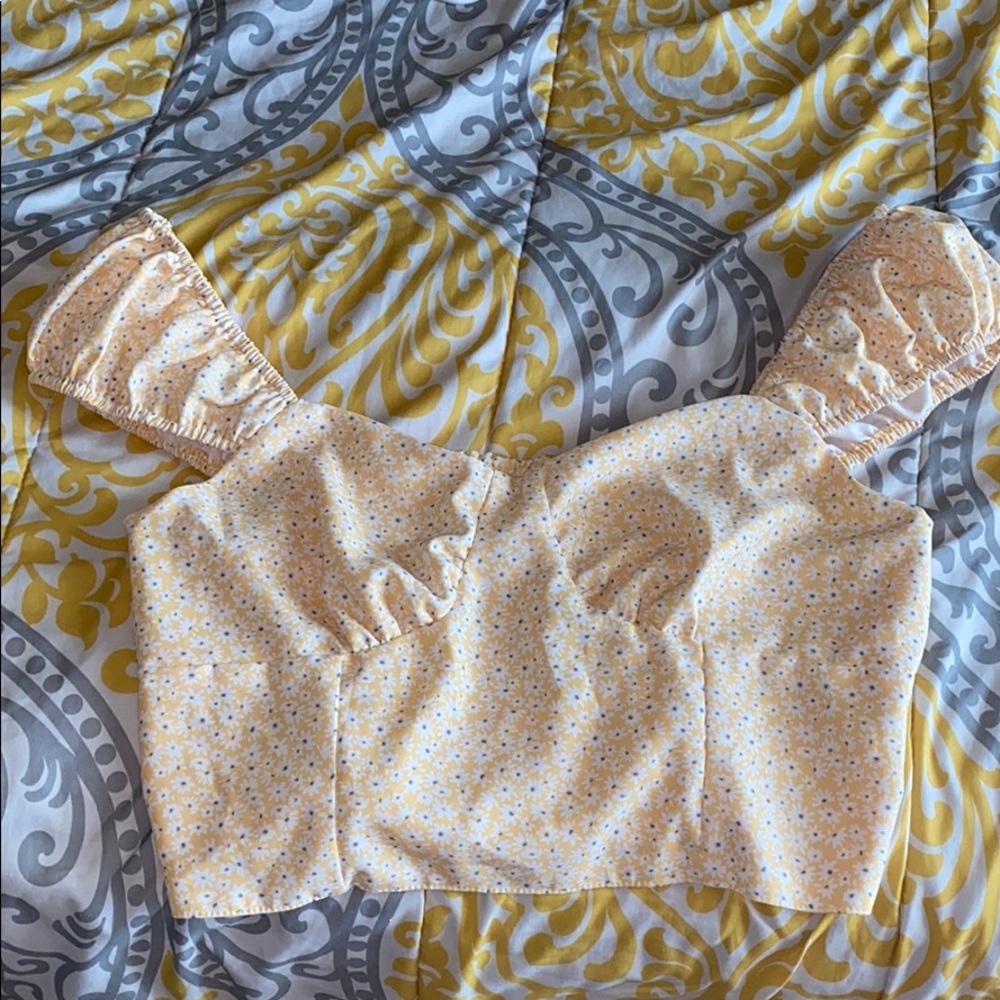 Cute yellow ditsy floral top